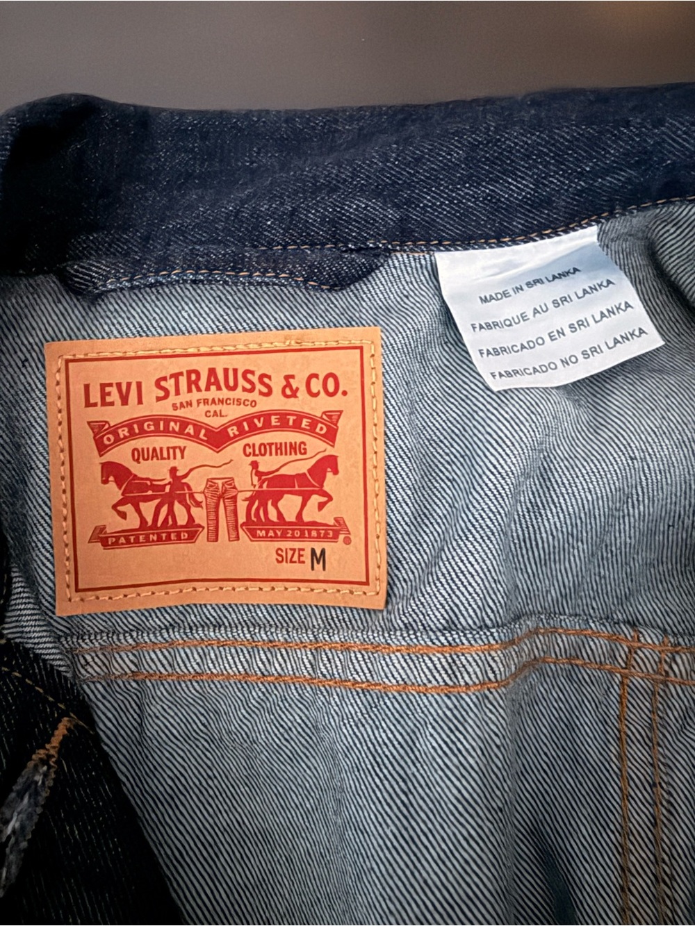 Levi Strauss & Co Womens Medium Wash Denim Trucker Jacket Blue Stretch Size L - Picture 4 of 6